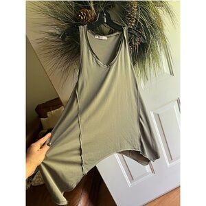 Tresics Luxe Womens Tank Top Shark tooth raw hem, Size Small